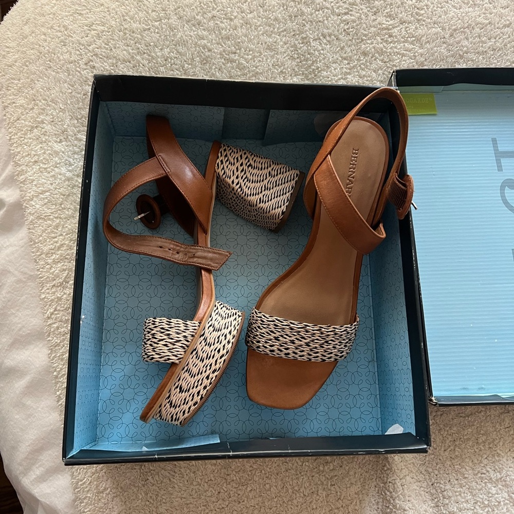 Bernardo Regan Raffia Platform Sandals